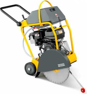 Резчик швов Wacker Neuson MFS-1350CE в прокат в Петрозаводске. У нас лучшая цена за сутки! Возможность взять в аренду с выгодной скидкой до 40% при экспресс доставке 24/7. И помните, ночью стоимость еще дешевле на 30%! #арендапрокат #виброплита #выгодно